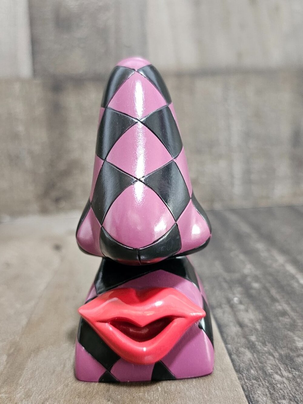 Picasso's Nose Red Lips Eyeglass Holder Pop Art Picasonse Resin 4" Purple Check